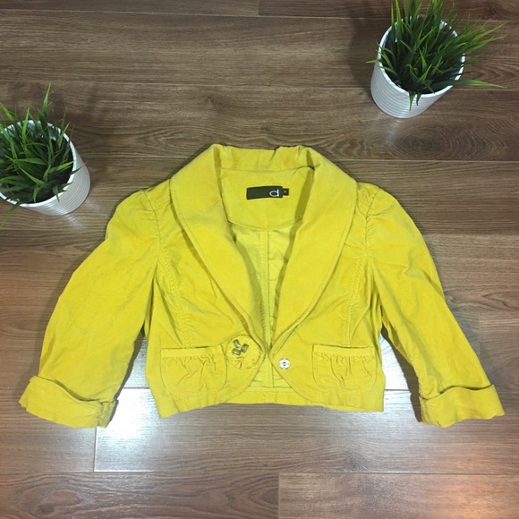 Dynamite Jackets & Blazers - 🌻 Dynamite Yellow Crop Blazer🌻